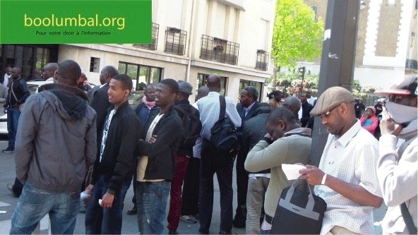 Si in devant l'ambassade de la Mauritanie à Paris (photos et vidéos)