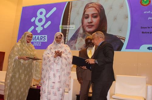 La Première Dame Dr. "Maryam Fadel Al-Dah" supervise le lancement des activités commémorant la Journée internationale de la femme et la signature du protocole pour la mise en place d'une chaîne satellitaire pour la famille